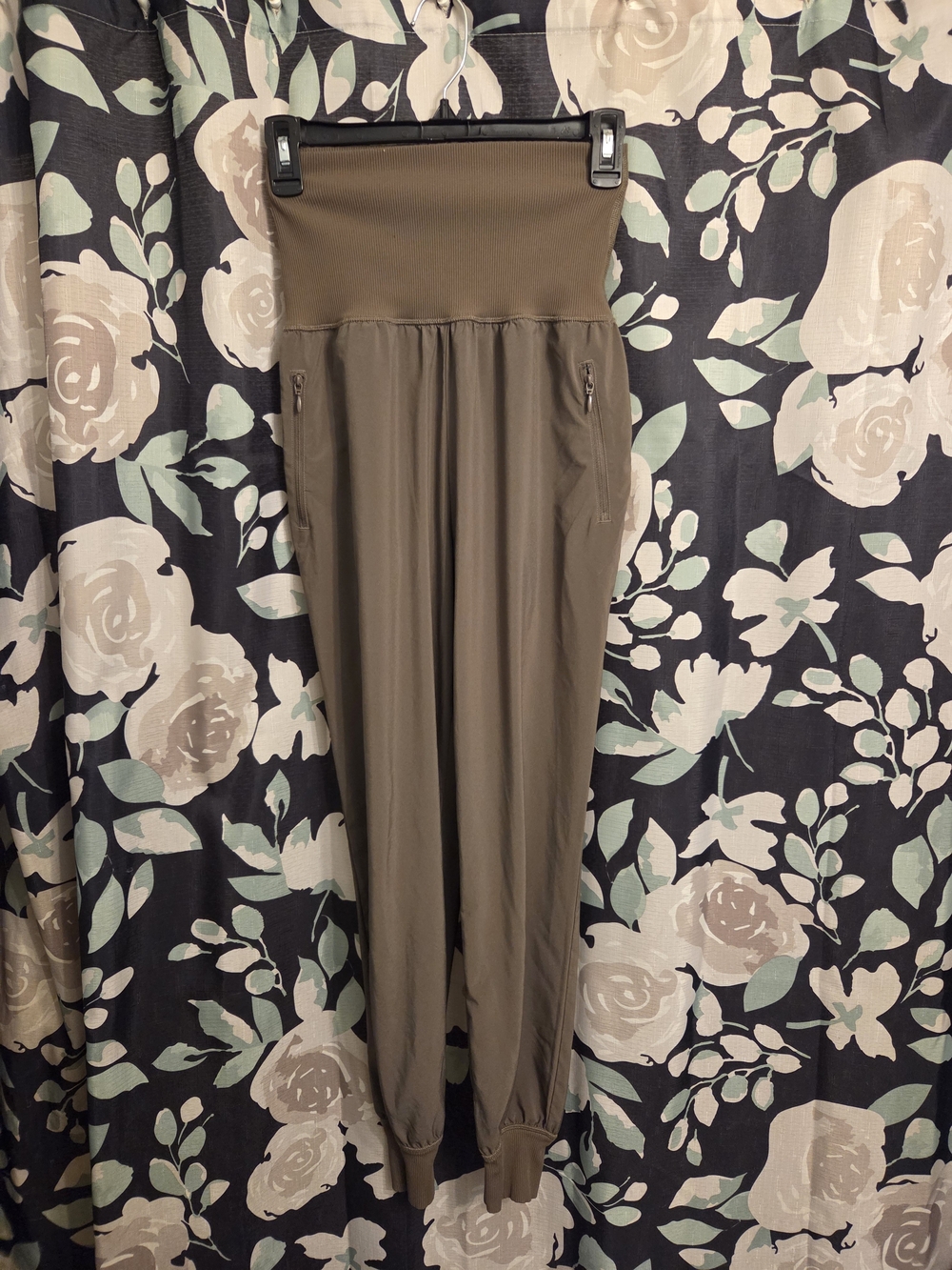 Aerie Offline High-Rise Olive Green Jogger Pants